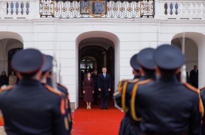 Ministrul apărării, în vizită oficială la Bratislava